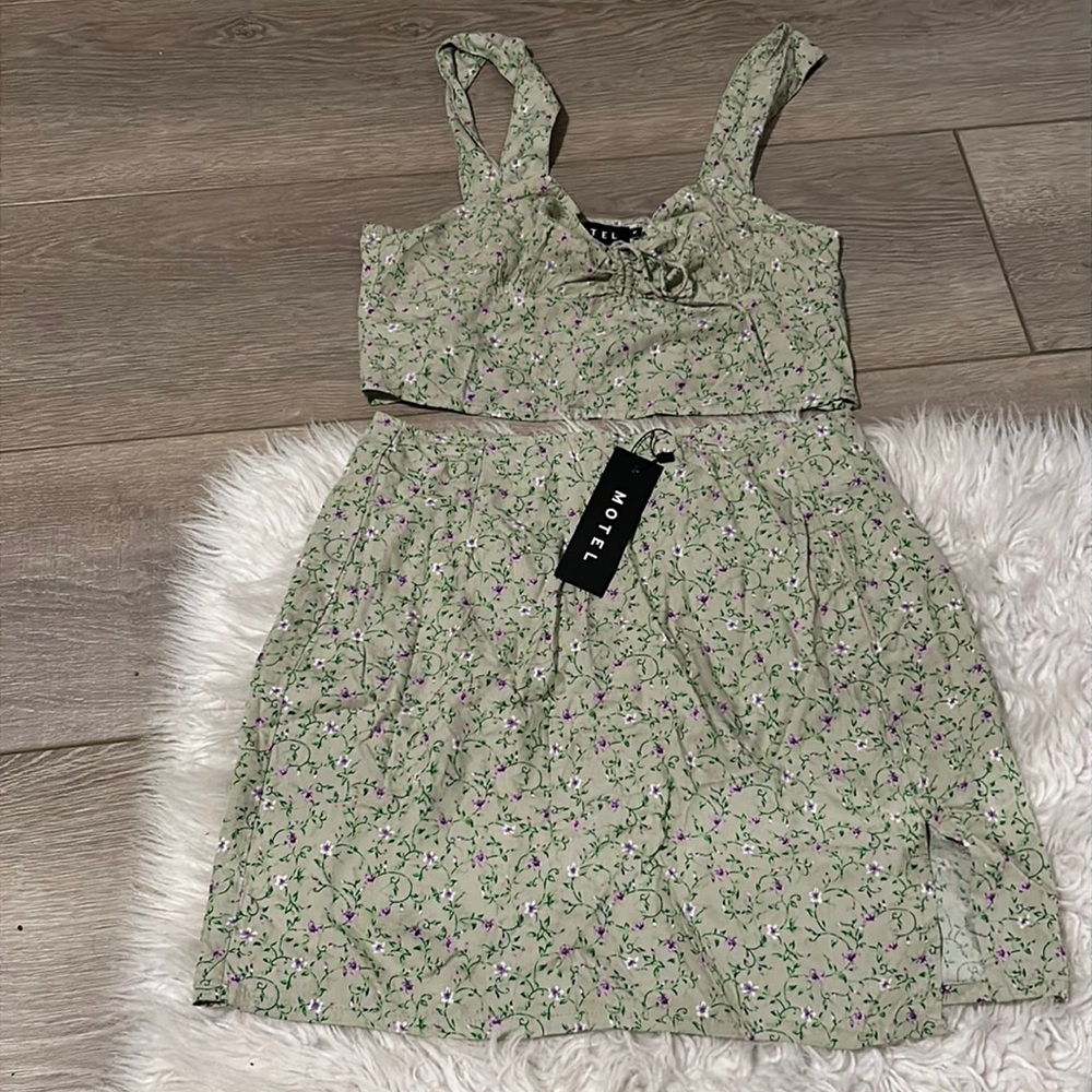 Motel Green Floral Two Piece Set With Tags